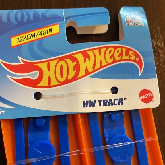 Hot wheels track two piece set 48in - Picture 3 of 5